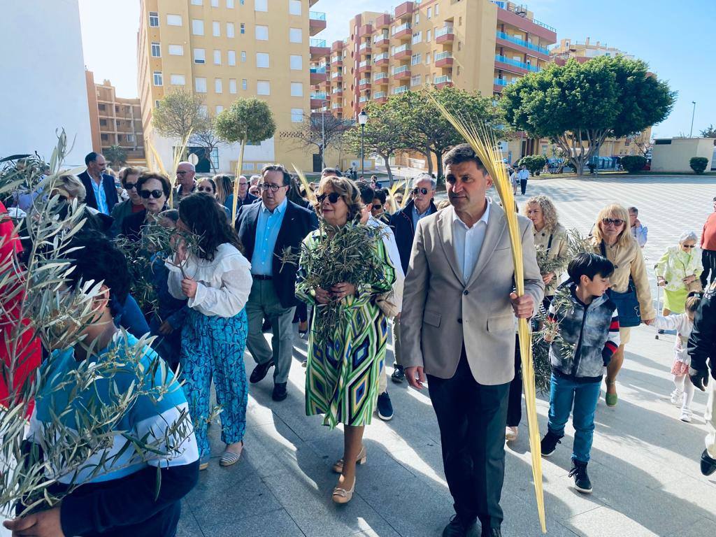 Así fue el Domingo de Ramos en las parroquias de Roquetas