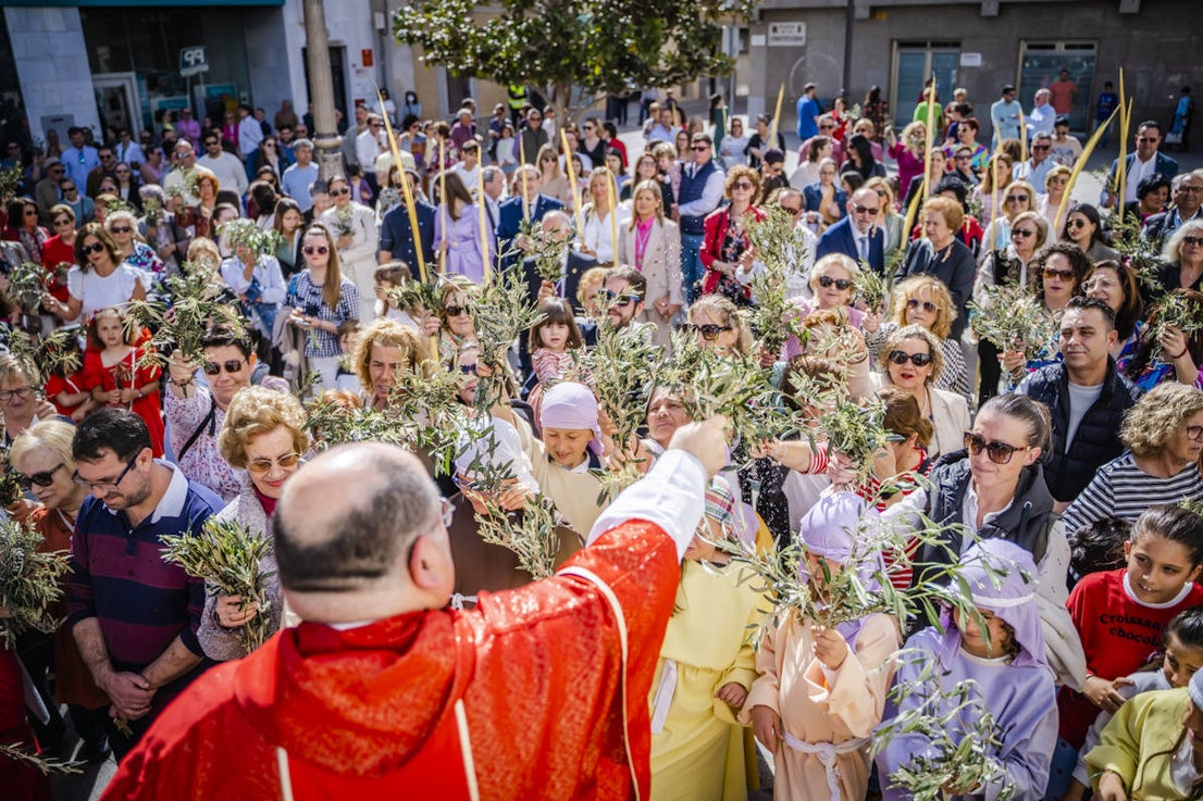 Así fue el Domingo de Ramos en las parroquias de Roquetas
