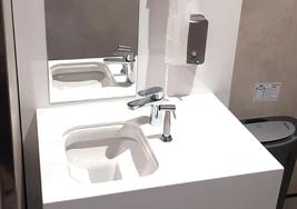 Aseo para ostomizados en el Aeropuerto de Barajas, similar a los instalados en Roquetas