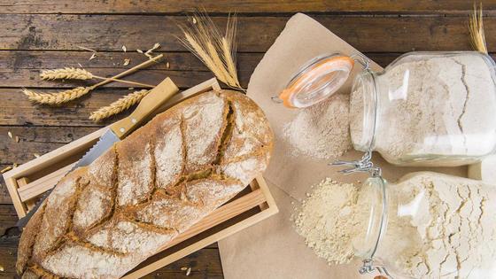 La Mojonera enseña a sus vecinos a elaborar pan a través de talleres gratuitos