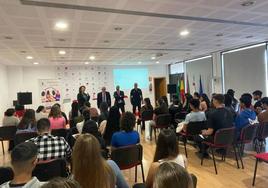 Las Jornadas de Educación en Justicia de Vícar analizan el acoso escolar con profesionales