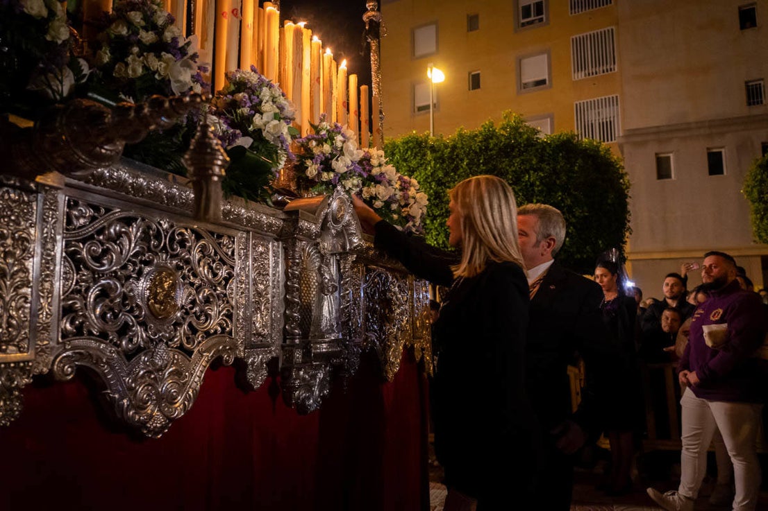 El Cristo de la Buena Muerte procesiona por las calles de El Parador