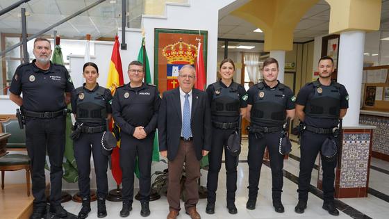 Cuatro futuros agentes de la Policía Local de Vícar inician su periodo de prácticas