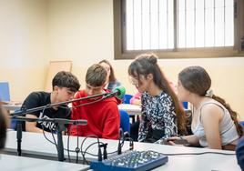 Estudiantes de Secundaria participan en un concurso sobre conocimientos ambientales