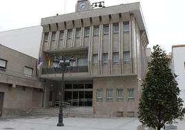 Roquetas convoca una veintena de plazas de colaborador administrativo y gestores de dependencia