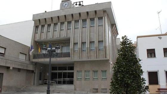 Roquetas convoca una veintena de plazas de colaborador administrativo y gestores de dependencia