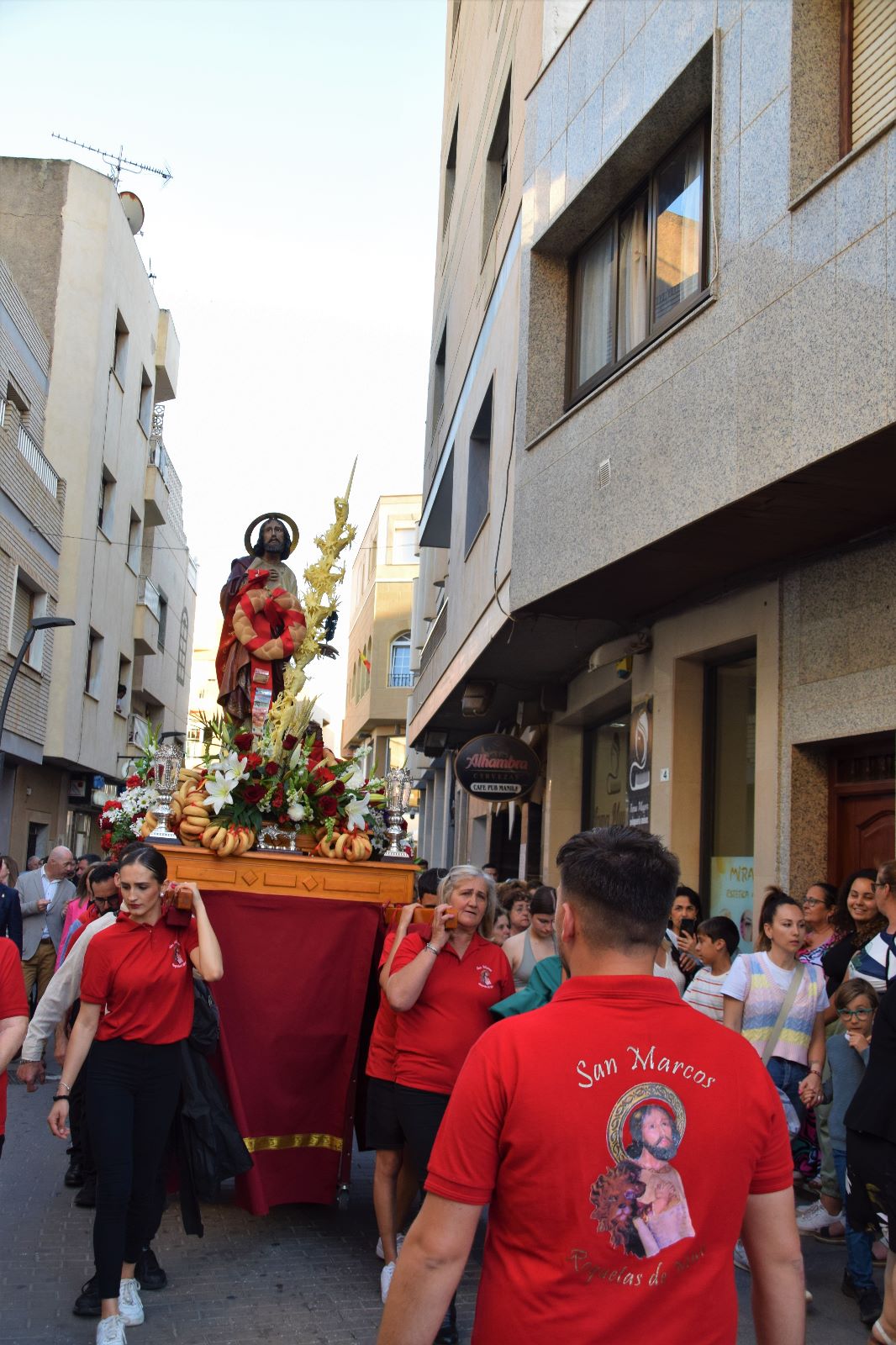 San Marcos procesiona por las calles de Roquetas