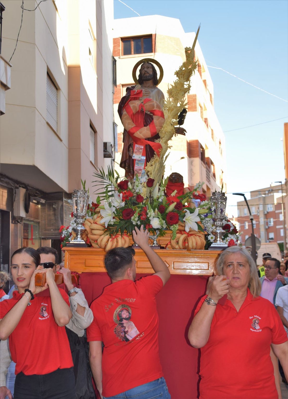 San Marcos procesiona por las calles de Roquetas
