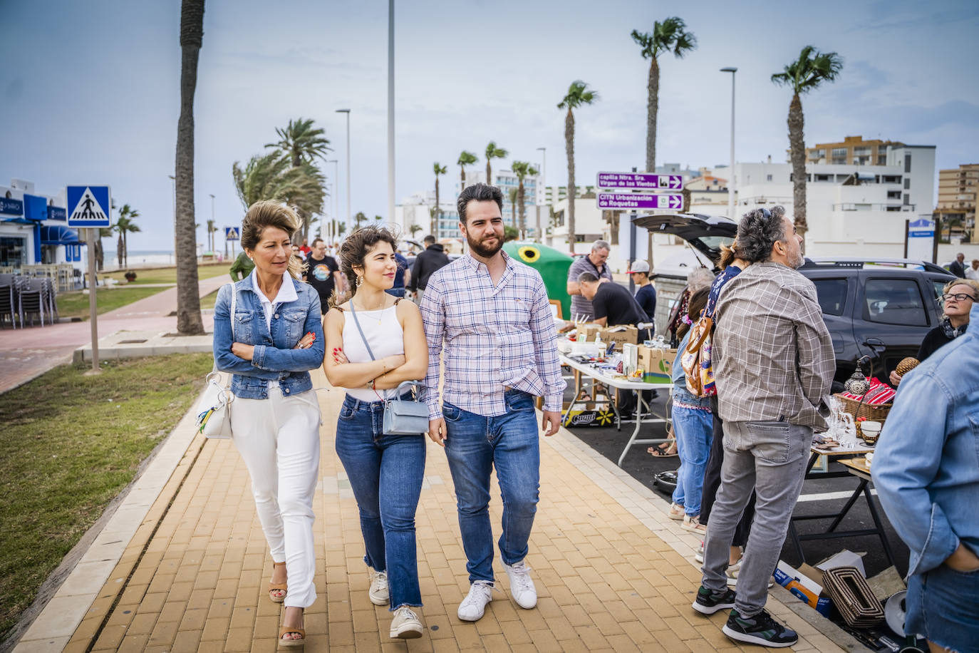Gran ambiente en el XIII Car Boot Sale de la Urbanización