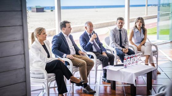 Amat se compromete a luchar contra la estacionalización del turismo