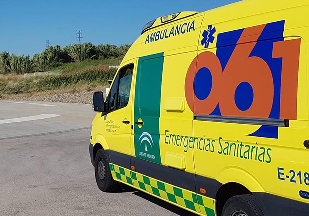 Muere un trabajador arrollado por el camión que descargaba en Vícar