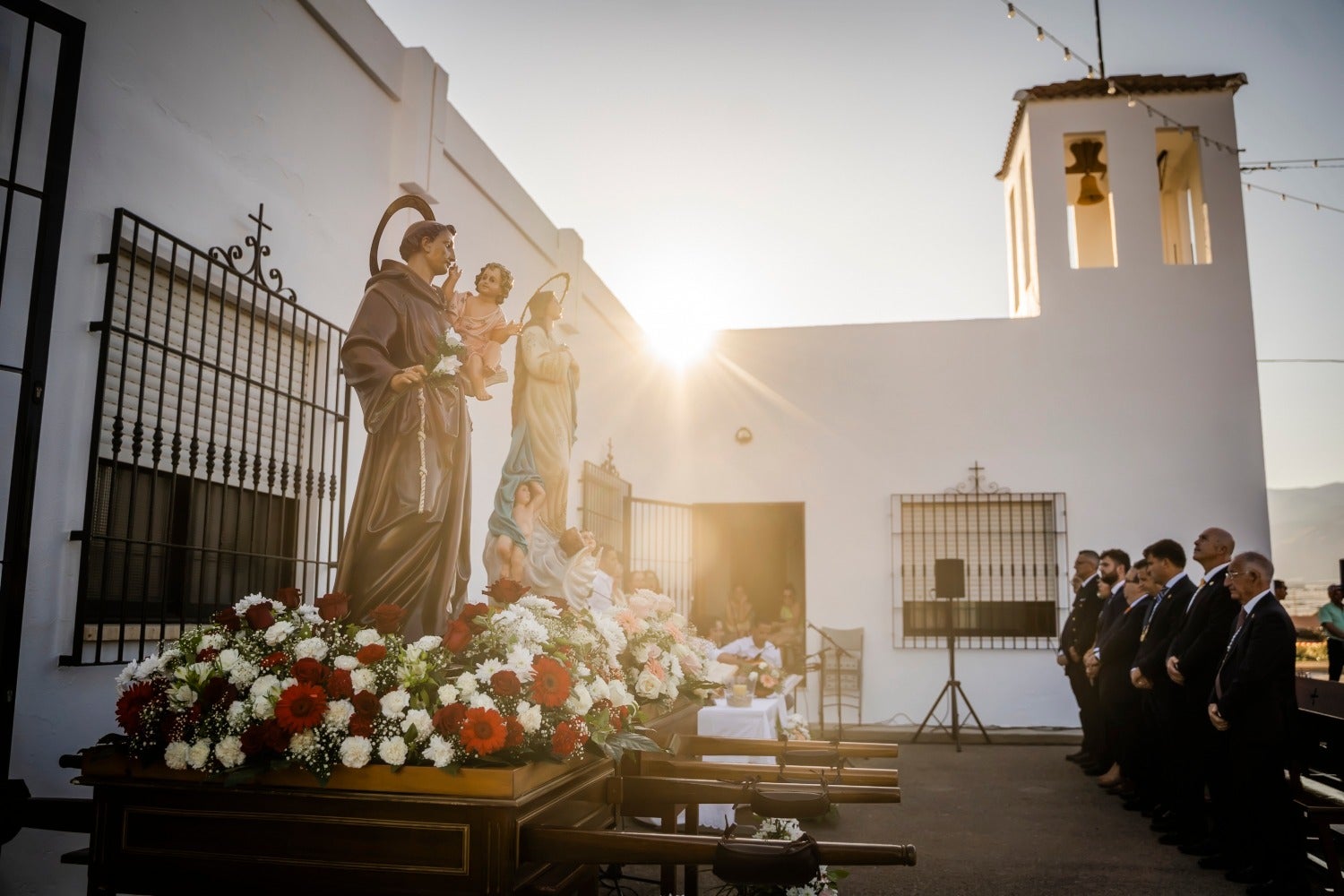 San Antonio y La Inmaculada procesionan por las calles de Cortijos de Marín en sus fiestas