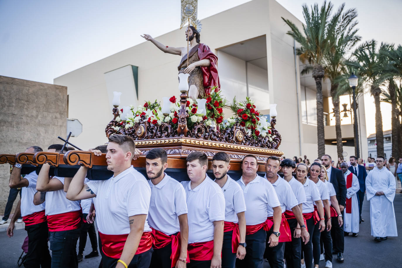 San Juan recorre las calles de Roquetas