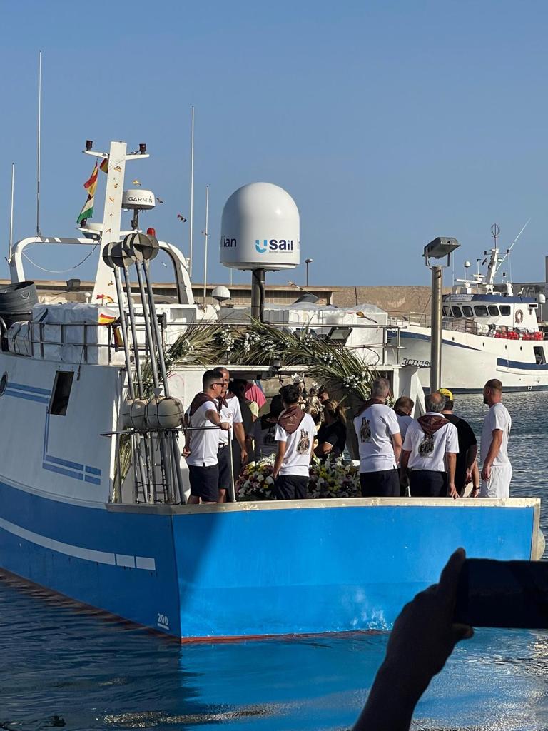 Aguadulce pasea a su Señora