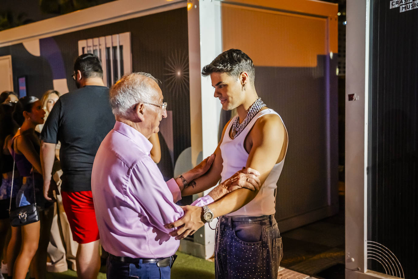 Abraham Mateo inunda Roquetas