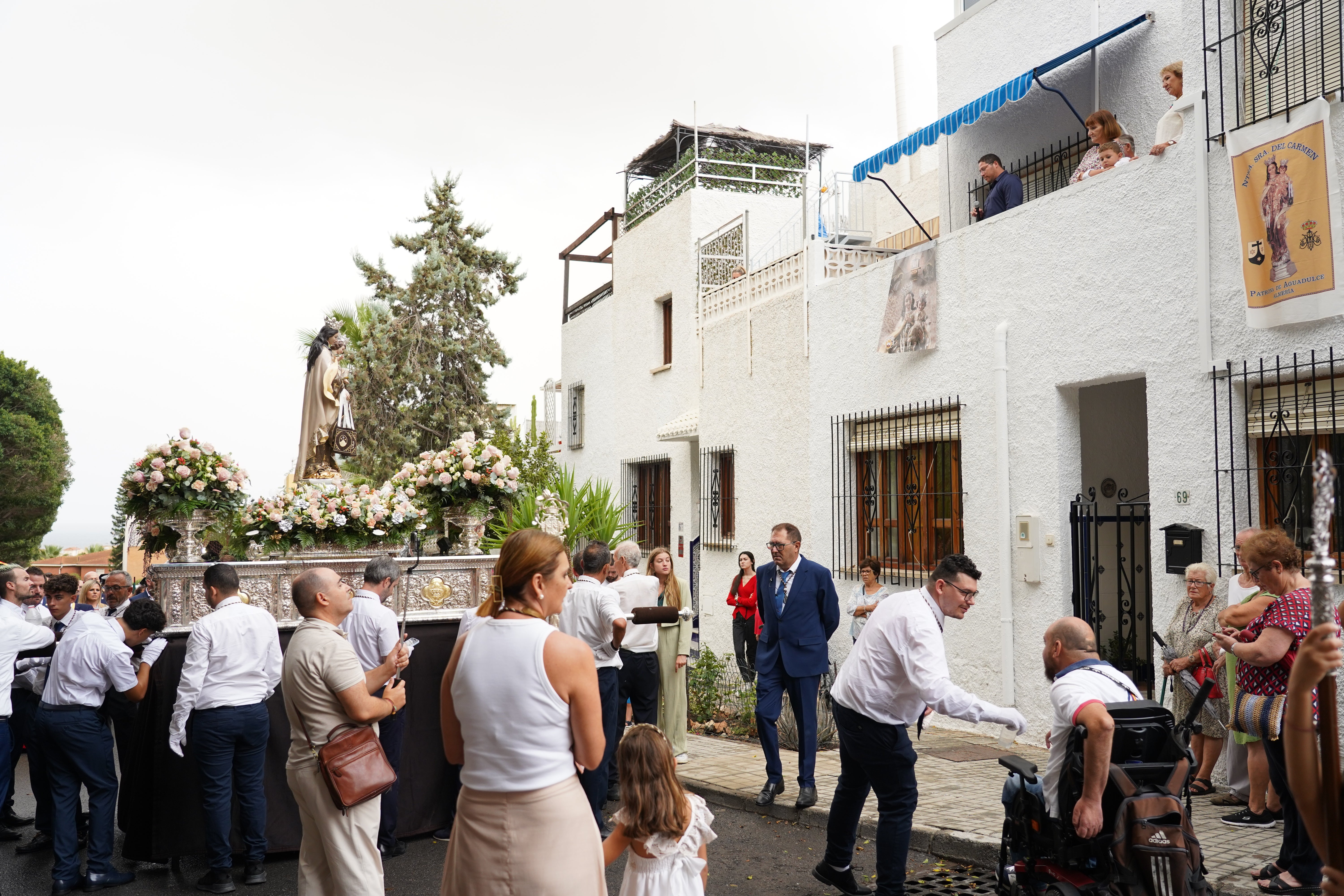 La Virgen del Carmen reúne a sus fieles en la procesión de Aguadulce