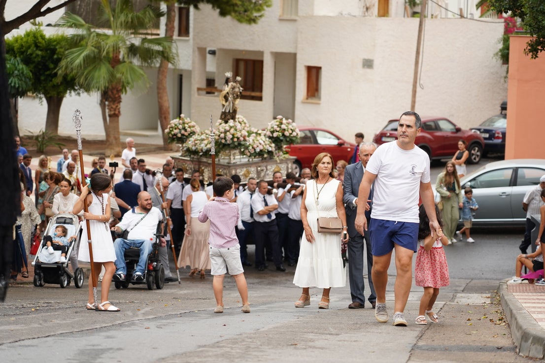 La Virgen del Carmen reúne a sus fieles en la procesión de Aguadulce
