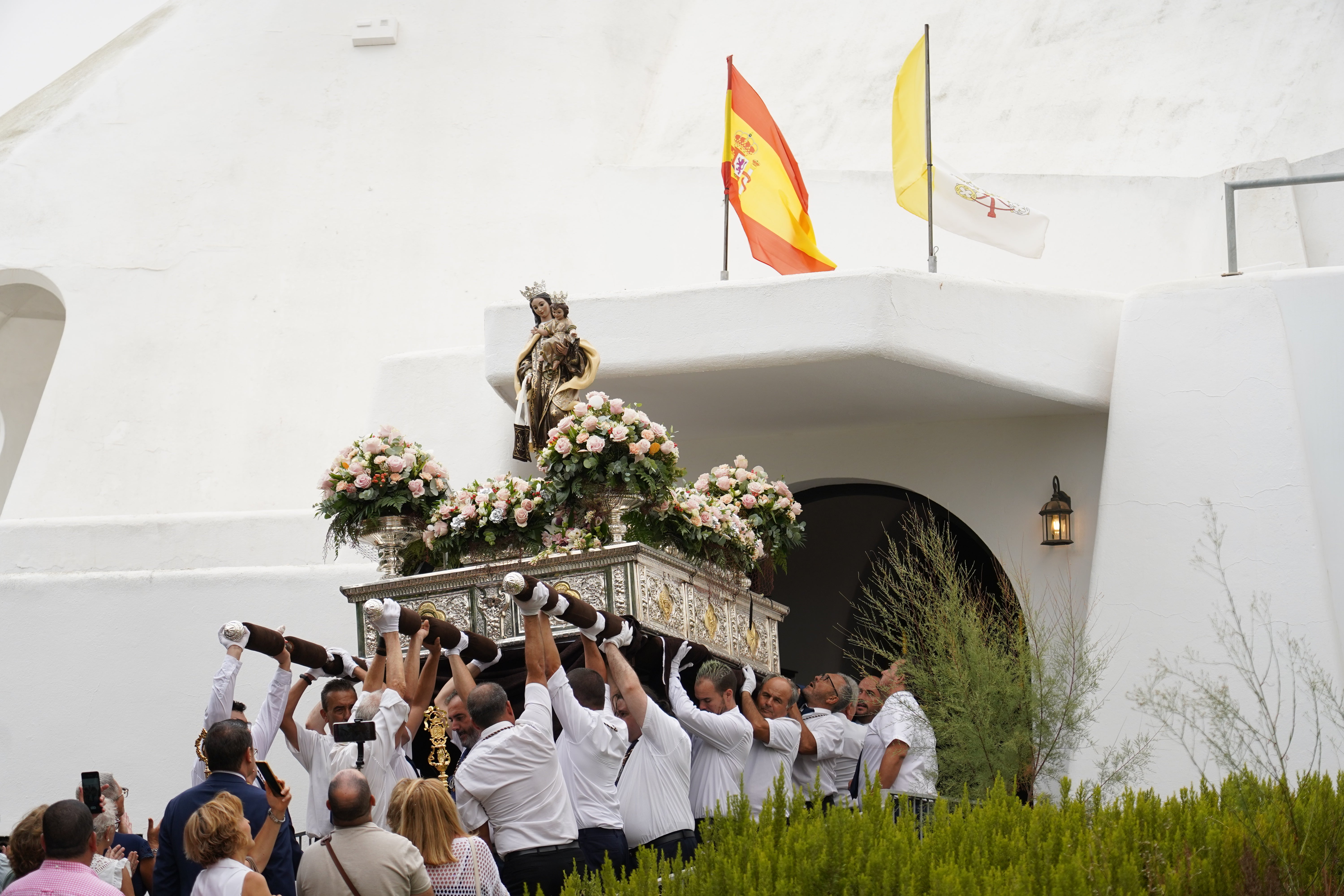 La Virgen del Carmen reúne a sus fieles en la procesión de Aguadulce