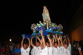 Foto de la procesión de la Virgen de Lourdes.