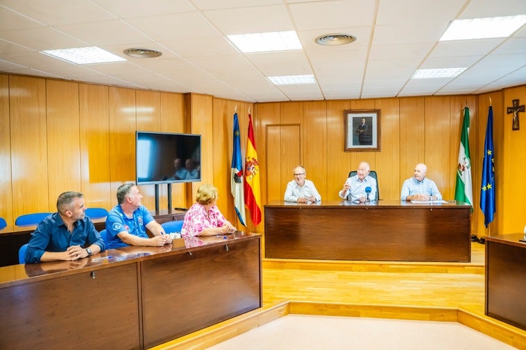 El mercado de abastos refuerza su identidad añadiendo tres nuevos puestos de venta