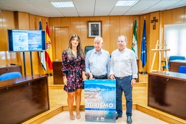 Amalia López, Gabriel Amat y Jerónimo Parra en la presentación del Día Mundial del Turismo.