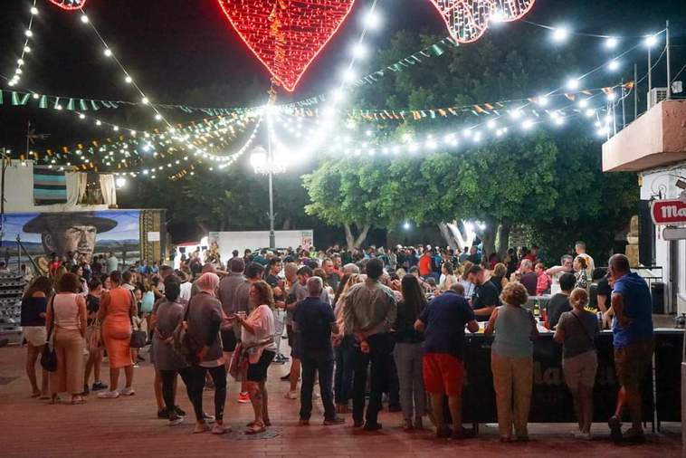 La Villa de Vícar vive con alegría sus fiestas
