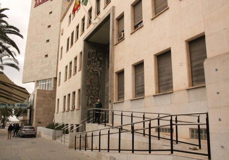 El juicio con jurado a un hombre acusado de matar a otro a puñaladas en Roquetas será en diciembre