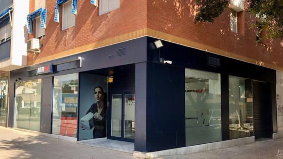 El gran público y las compras de Black Friday, el primer gran reto de MRW en Almería