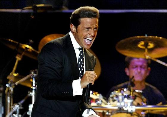 Luis Miguel, durante un concierto.