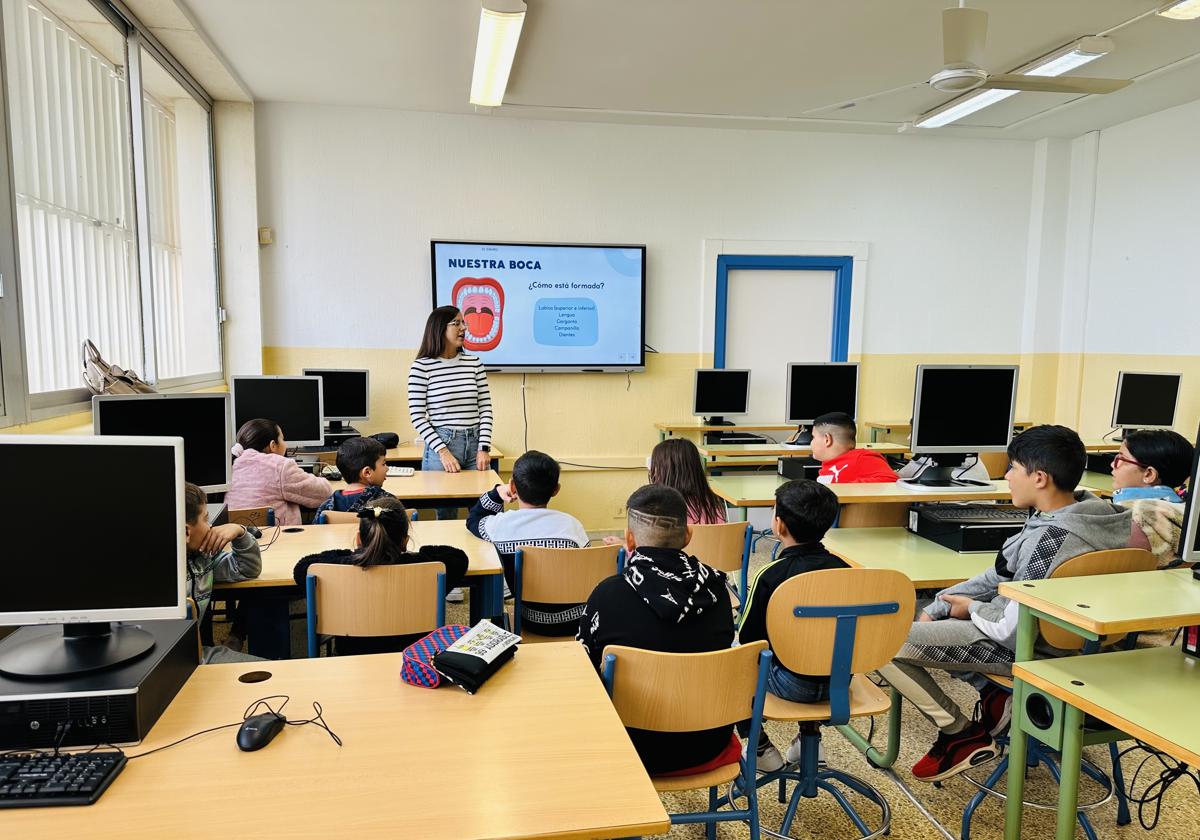 Escolares en clase.
