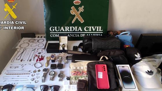 Detenido por quince robos en viviendas de Roquetas de Mar