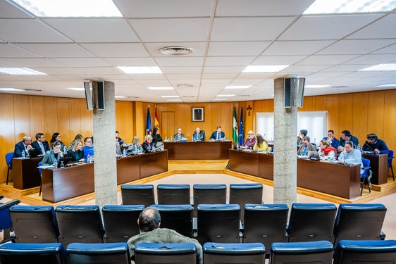 Amat peleará por «legalizar la situación del residencial»