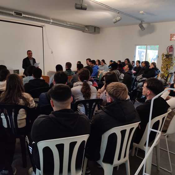 El Ayuntamiento recibe la visita de alumnos de toda La Mojonera