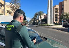 Un agente fuera de servicio sorprende a un conocido ladrón al que buscaban en Vícar