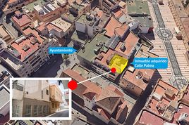 El inmueble adquirido por el Consistorio, que se encuentra situado en la calle Palma de Roquetas de Mar.