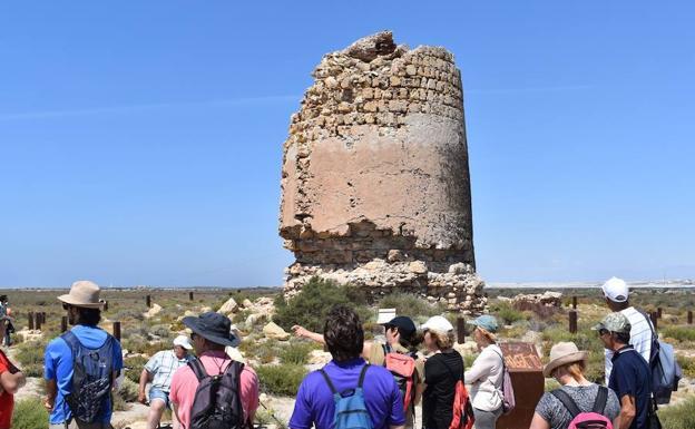 Roquetas prevé invertir este año 300.000 euros en la restauración de la torre de Cerrillos