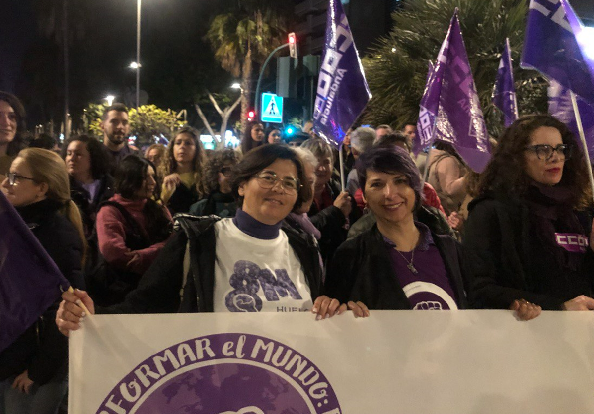 Belén Pérez junto en una manifestación en Almería capital.