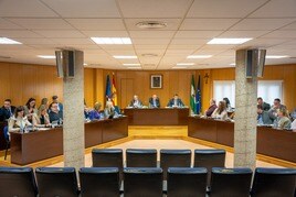 Imagen del segundo pleno ordinario del año en el Ayuntamiento de Roquetas de Mar, en el que, entre otros temas, se aprobó el II Plan de Igualdad entre mujeres y hombres.