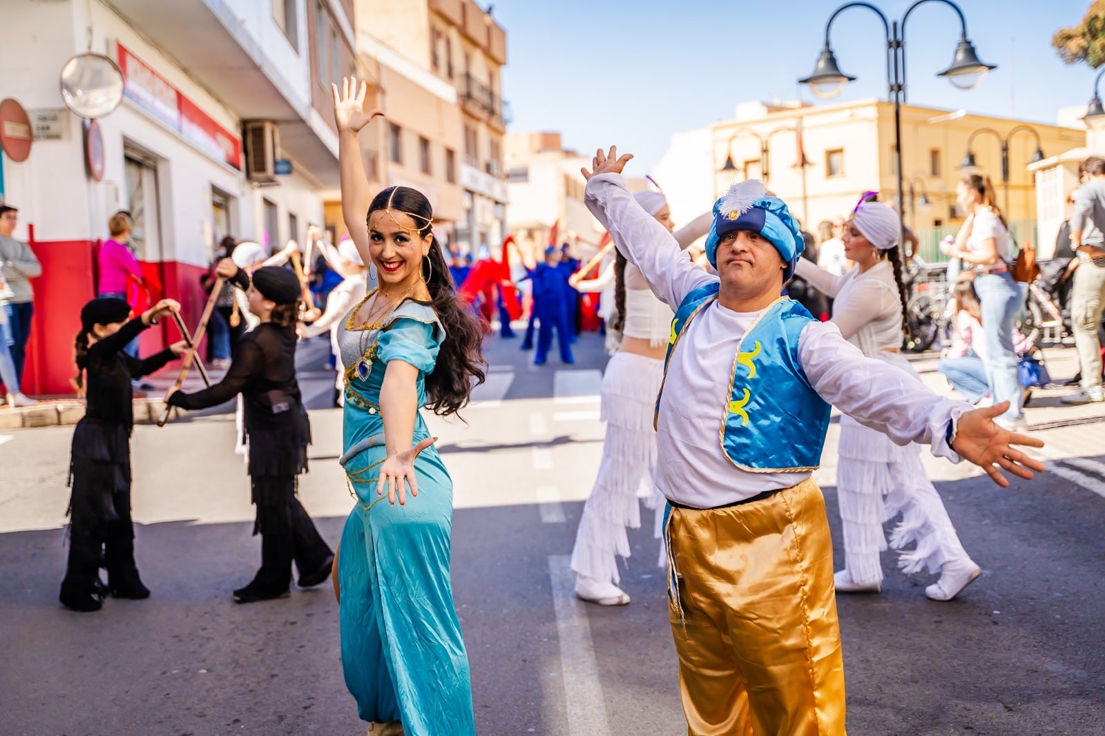 La imágenes del tradicional Entierro de la Sardina en Roquetas de Mar y El Parador
