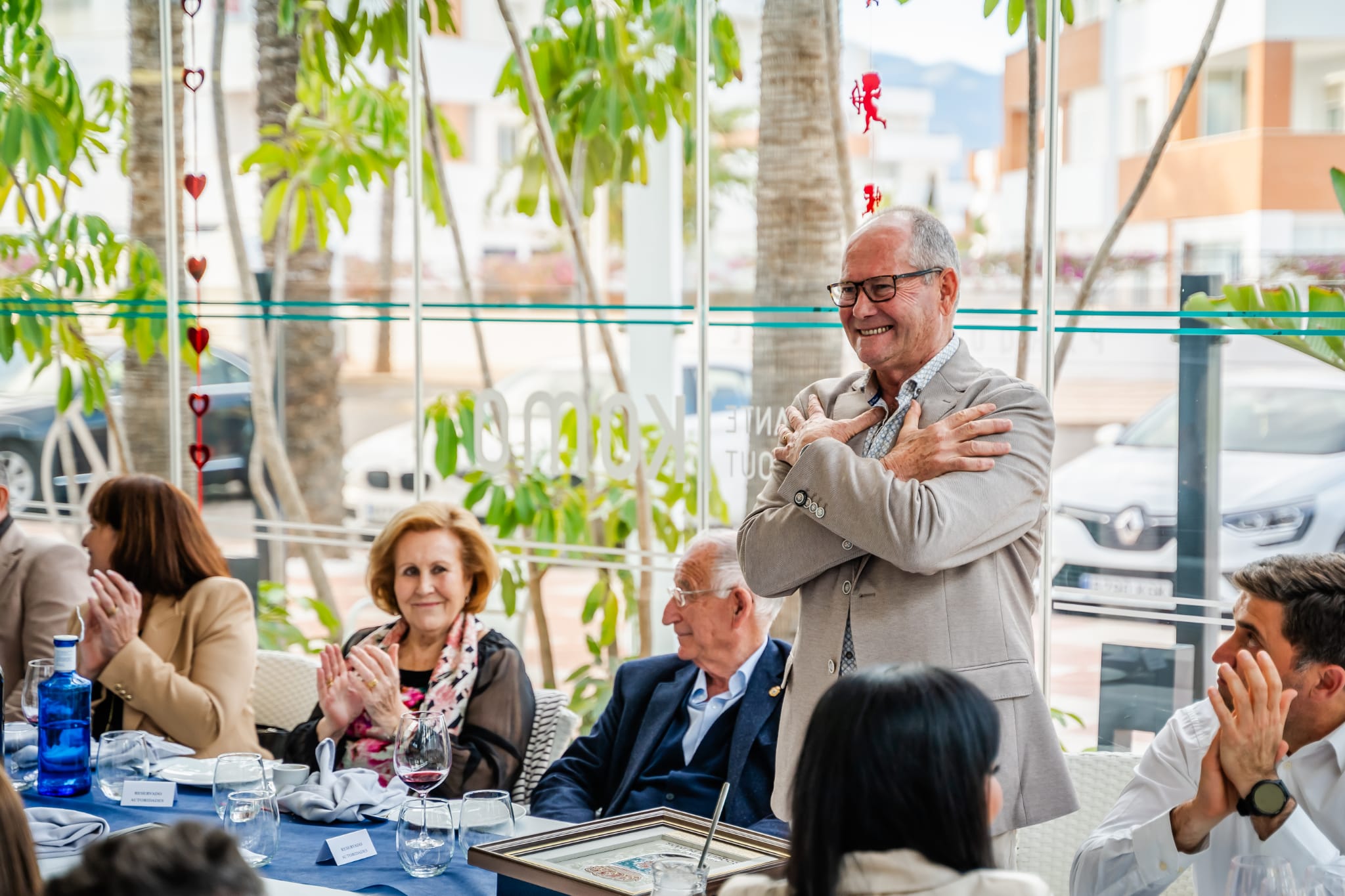 Las imágenes de la despedia de Francisco García, un policía único en Roquetas