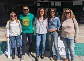 Algunas de las personas convocantes de la manifestación en la capital almeriense.