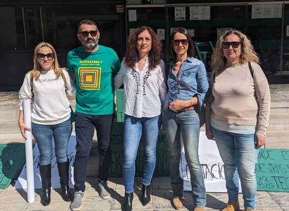 Una manifestación para reivindicar una lucha que lleva más de 10 años en Roquetas