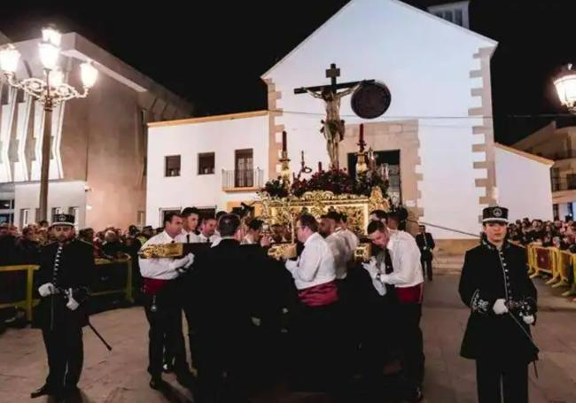 El Jueves Santo cuenta con procesiones representativas de la Semana Santa de Roquetas de Mar.