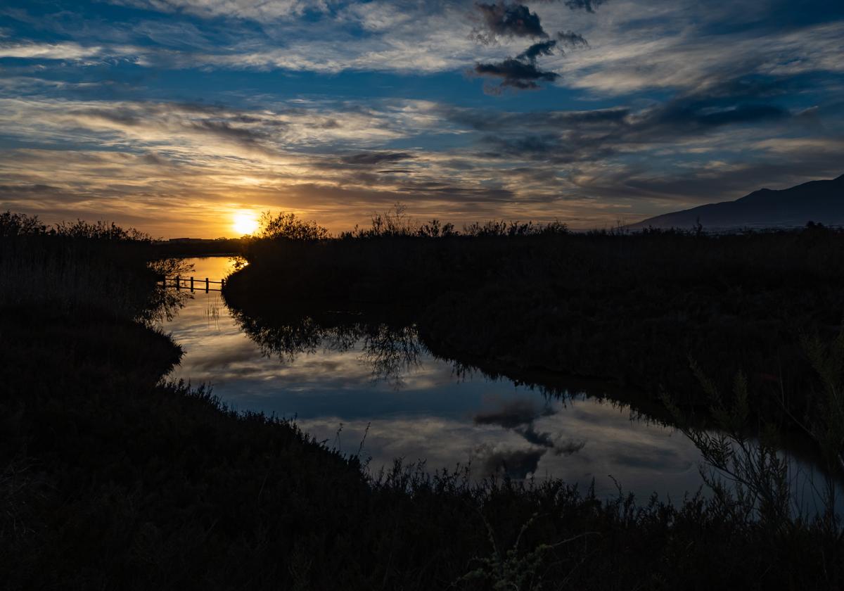 Un atardecer de «película» en la Ribera de la Algaida, en Roquetas de Mar.