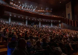 Los Morancos llenan el Teatro Auditorio de Roquetas de Mar con su último espectáculo 'Bis a bis'