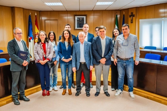 Roquetas incorpora ocho trabajadores para agilizar las labores de todo el municipio costero