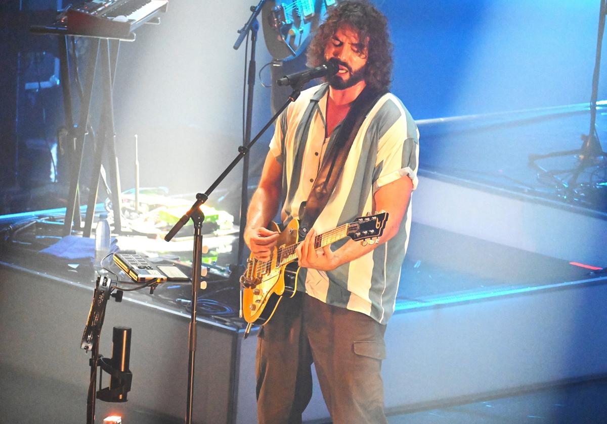 En uno de los momentos del concierto en Roquetas de Mar.