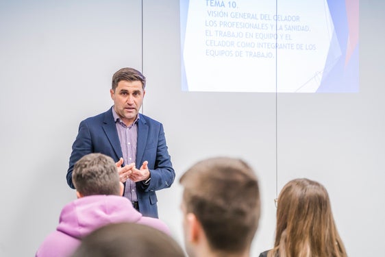 Roquetas apuesta por la formación para mejorar el empleo en la localidad