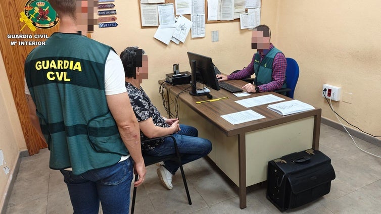 Detenidos dos falsos dentistas de Roquetas que operaban en una clínica ilegal
