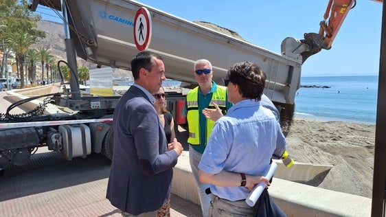 El subdelegado visita las obras.